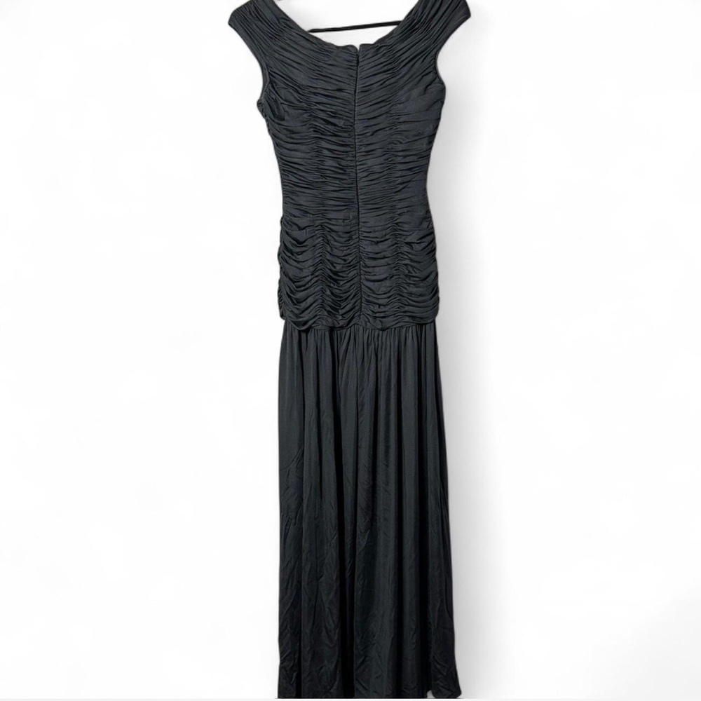 Oscar De La Renta Ruched Gown - Picture 5 of 7
